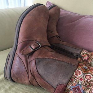 L.L. Bean Mid Park Ridge Casual Boot